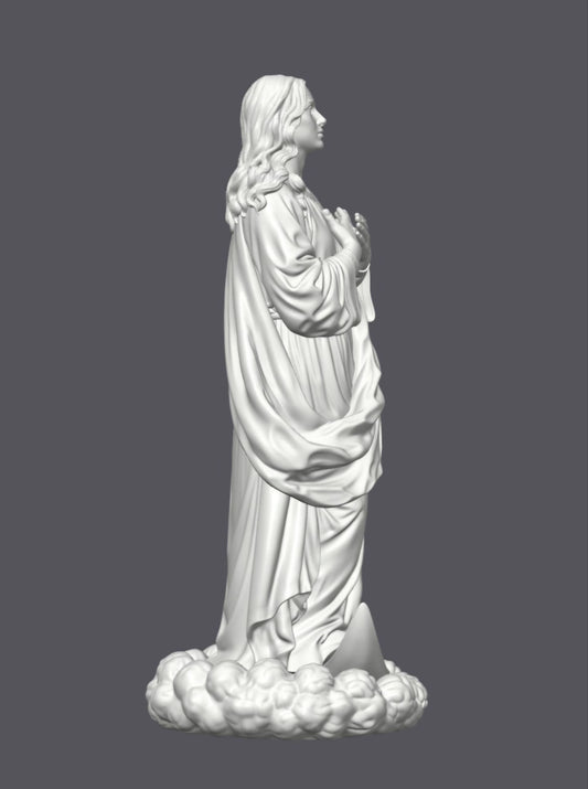 Virgen María con luna y nubes a los pies — Escultura decorativa artesanal | Atenea