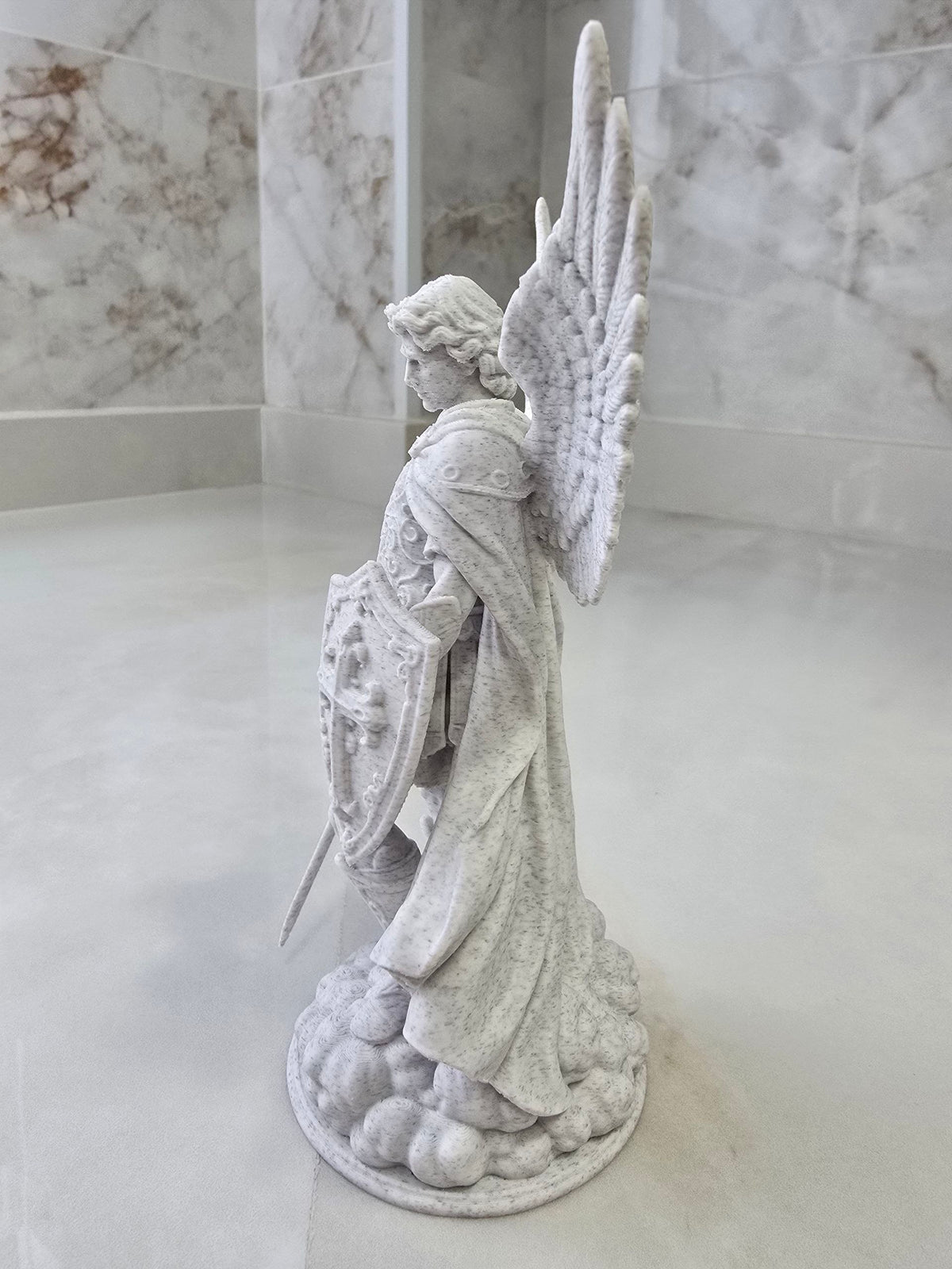 Arcángel San Miguel — Escultura decorativa artesanal | Atenea