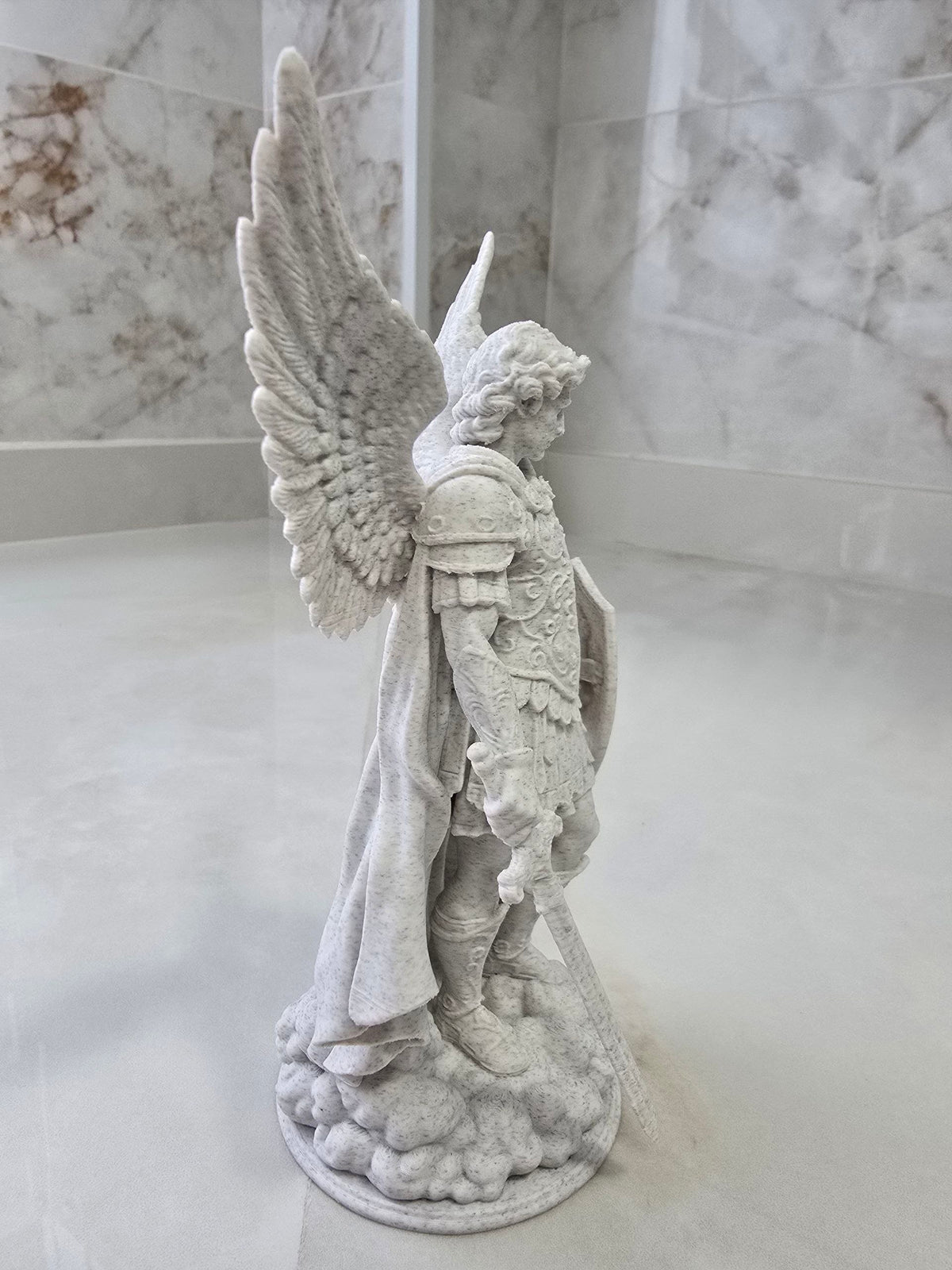 Arcángel San Miguel — Escultura decorativa artesanal | Atenea