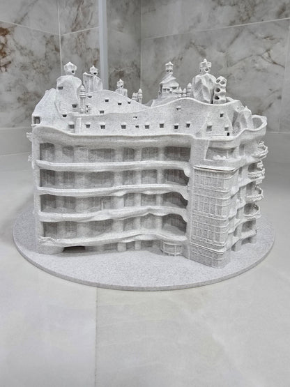 Maqueta Casa Milá, La Pedrera, Gaudí, Barcelona — Escultura decorativa artesanal | Atenea