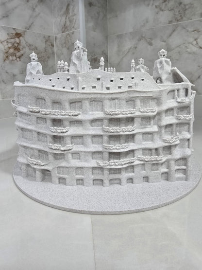 Maqueta Casa Milá, La Pedrera, Gaudí, Barcelona — Escultura decorativa artesanal | Atenea