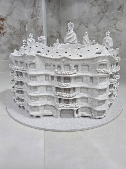 Maqueta Casa Milá, La Pedrera, Gaudí, Barcelona — Escultura decorativa artesanal | Atenea