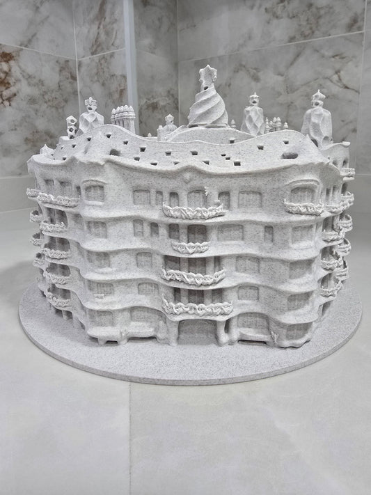 Maqueta Casa Milá, La Pedrera, Gaudí, Barcelona — Escultura decorativa artesanal | Atenea