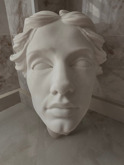 Kore — Escultura decorativa artesanal | Atenea