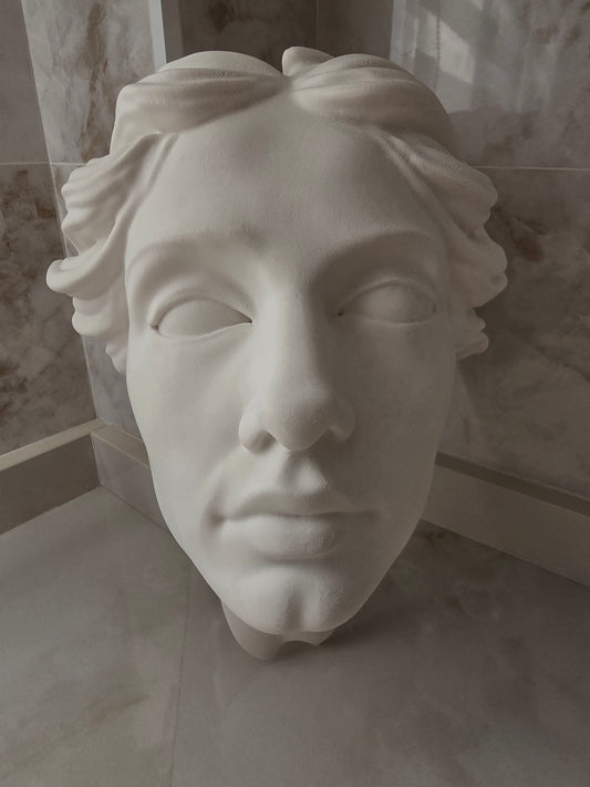 Kore para pared — Escultura decorativa artesanal | Atenea