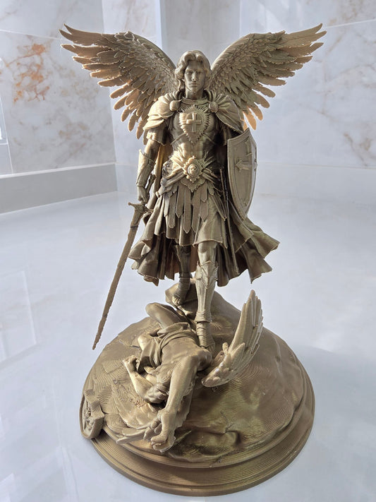 Arcángel San Miguel contra demonio — Escultura decorativa artesanal | Atenea