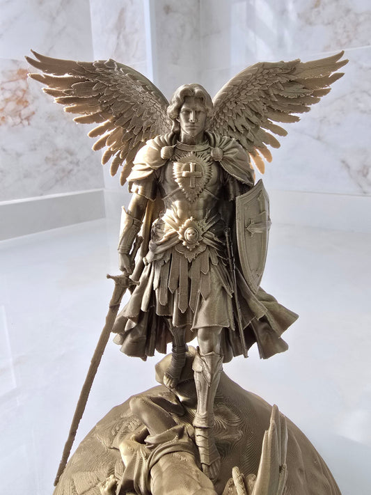 Arcángel San Miguel contra demonio — Escultura decorativa artesanal | Atenea