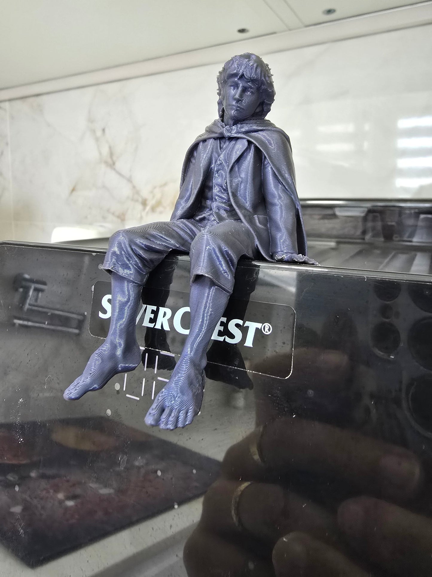 Figura de monitor de Frodo, El señor de los anillos — Escultura decorativa artesanal| Atenea