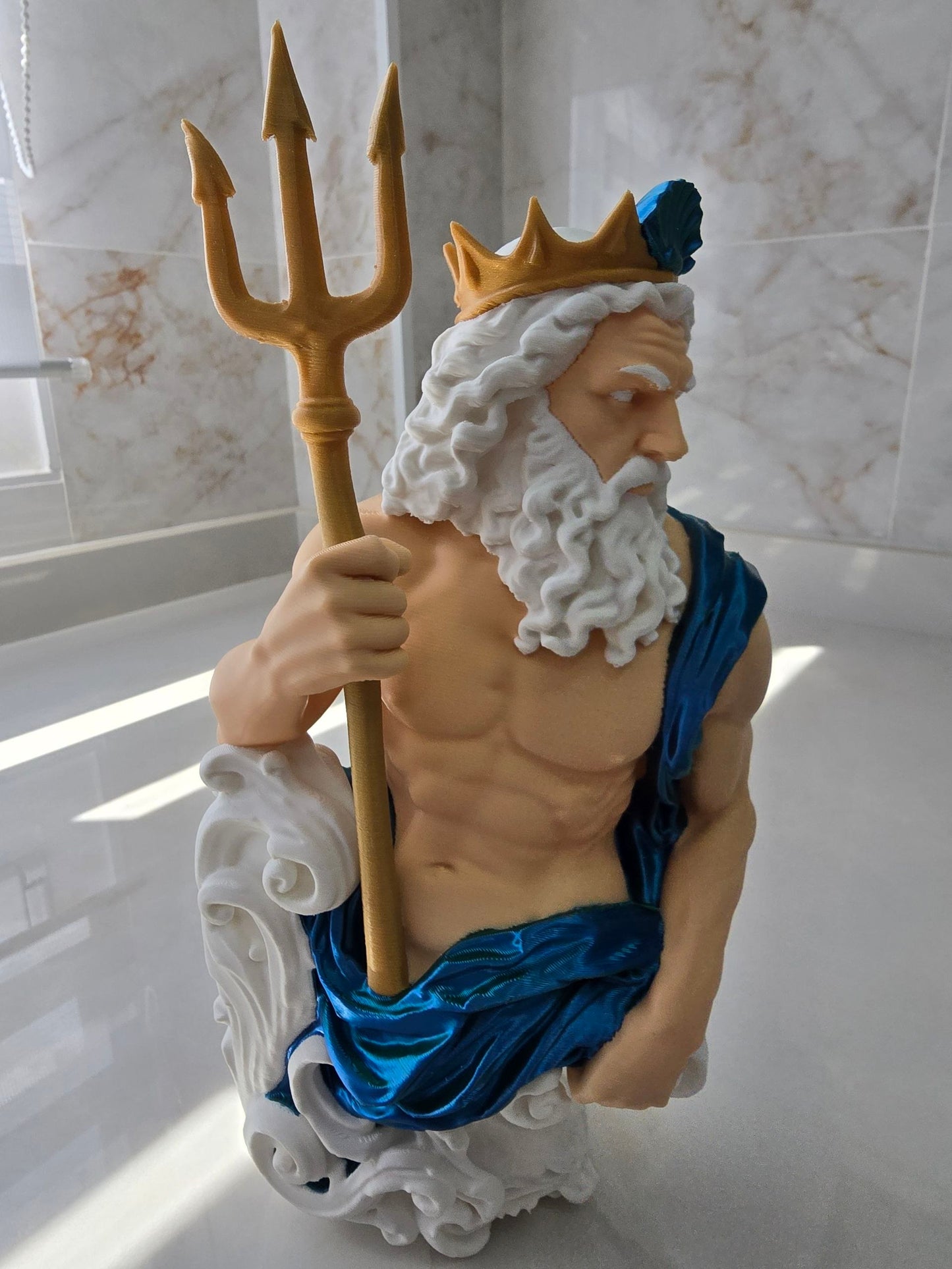 Busto Poseidón pintado — Escultura decorativa artesanal | Atenea