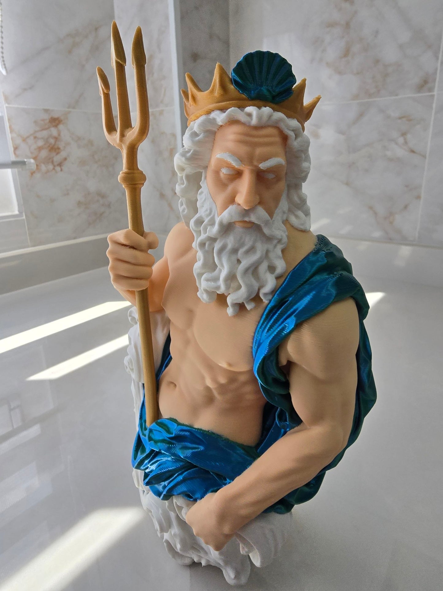 Busto Poseidón pintado — Escultura decorativa artesanal | Atenea