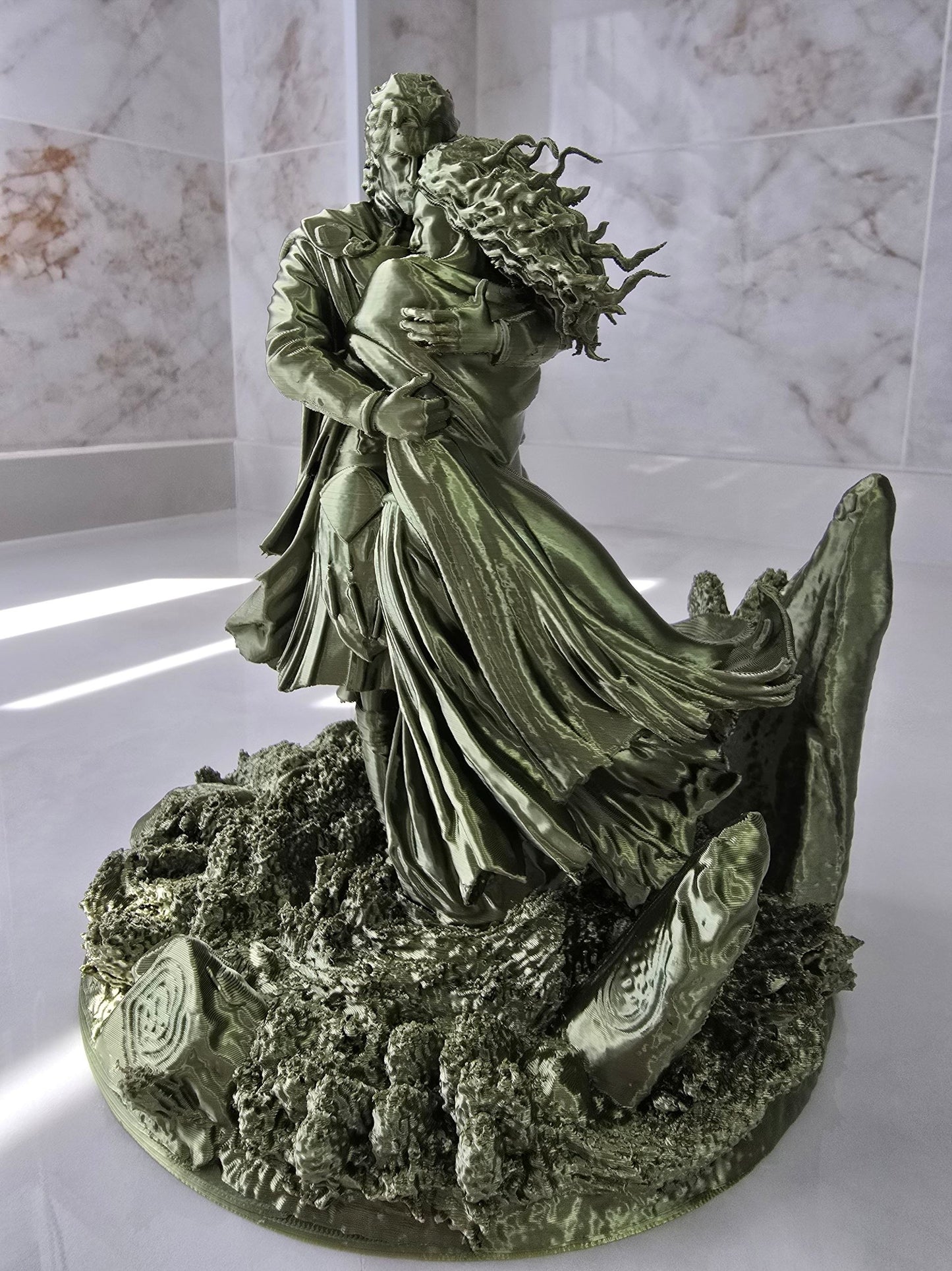 Outlander, Jamie y Claire — Escultura decorativa artesanal | Atenea