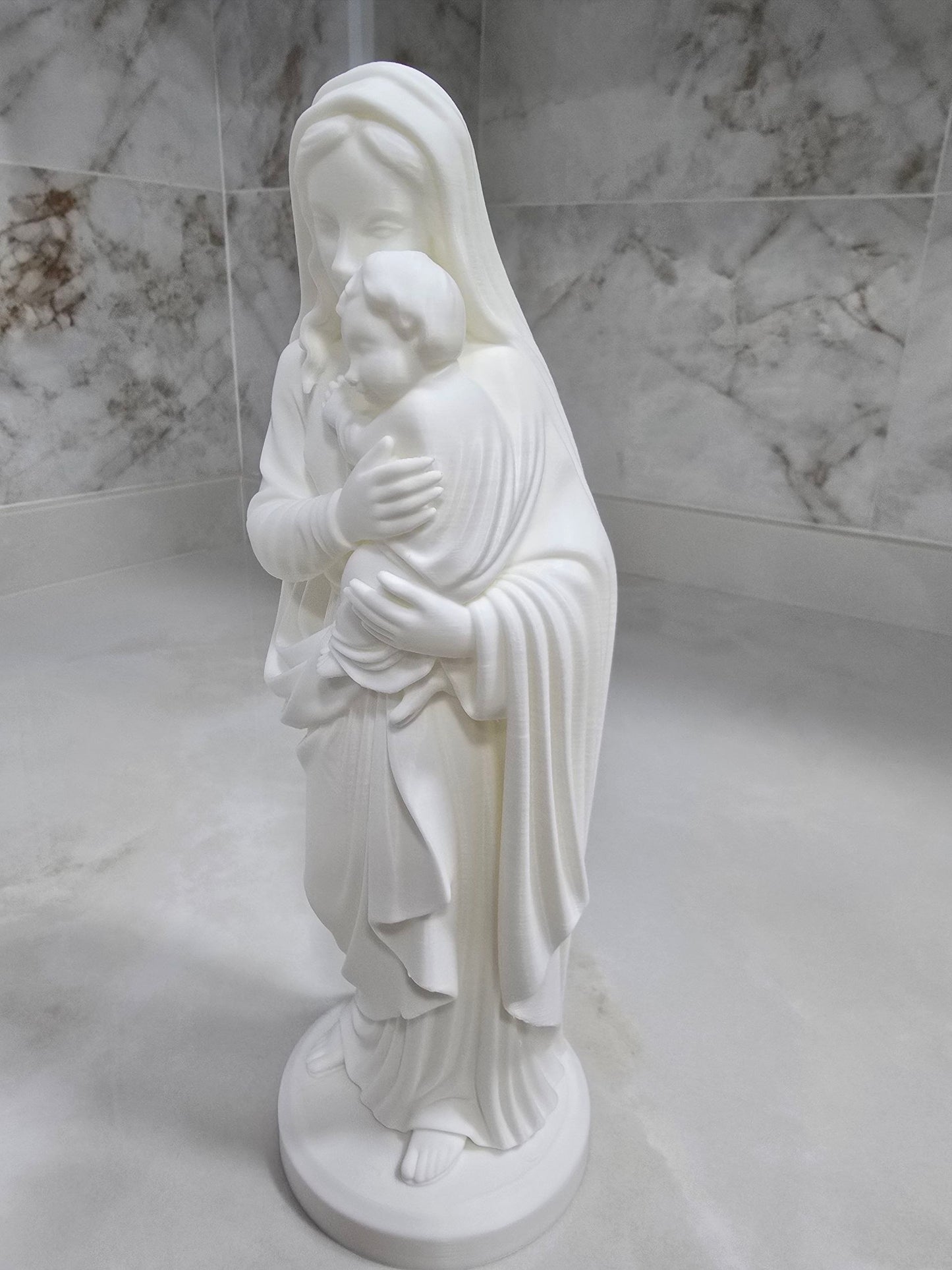 Virgen María con niño — Escultura decorativa artesanal | Atenea