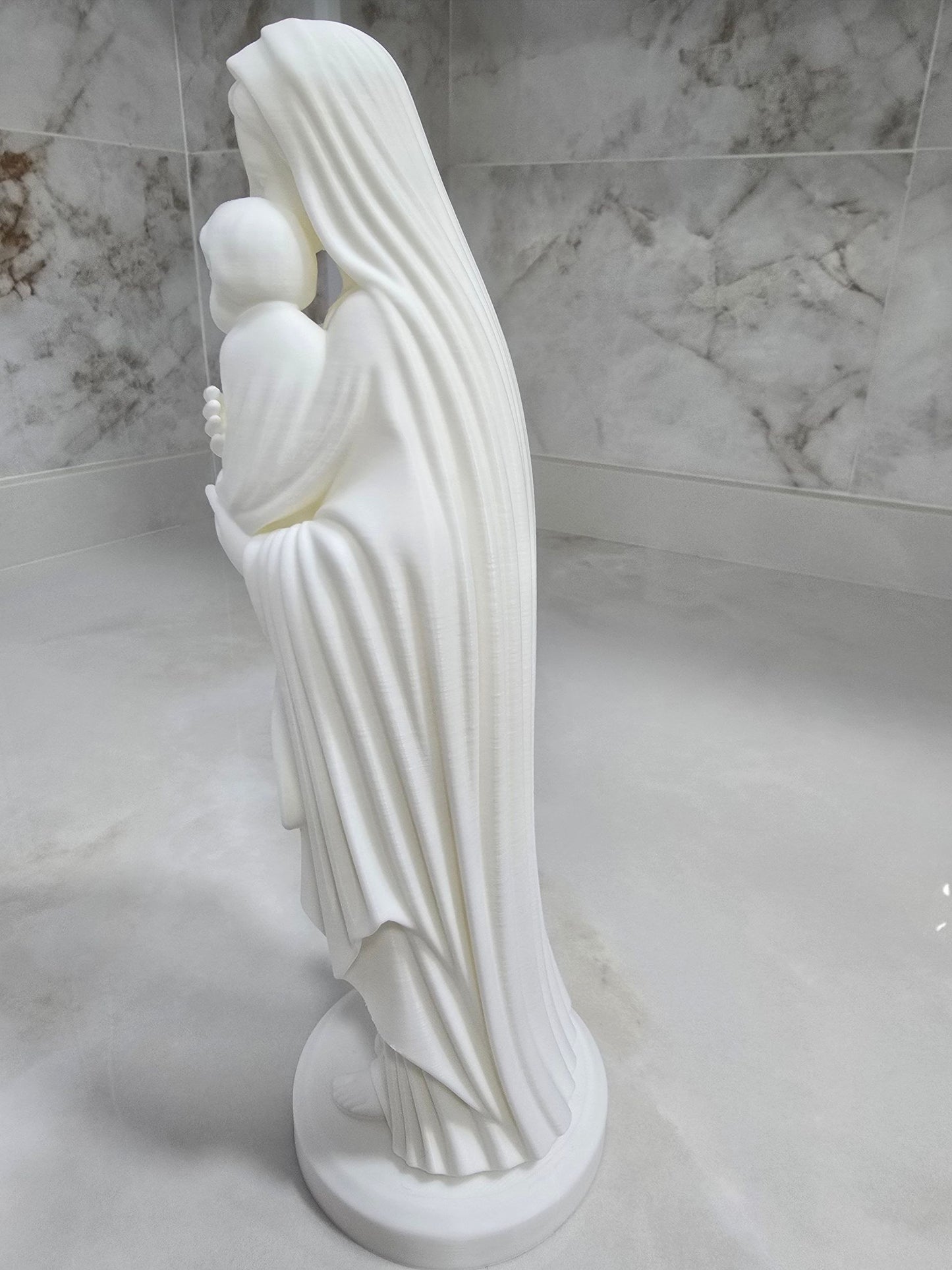 Virgen María con niño — Escultura decorativa artesanal | Atenea