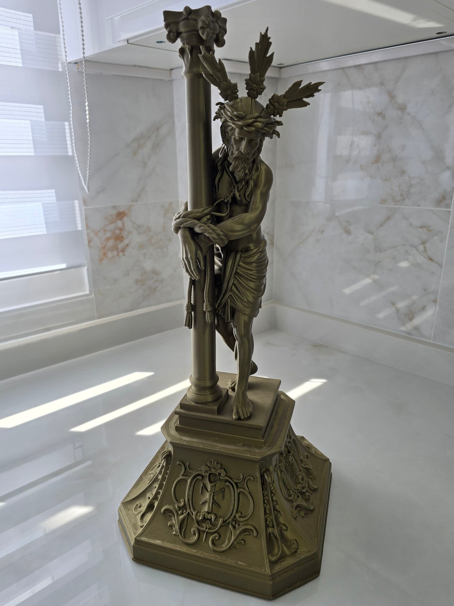 Cristo atado a la columna — Escultura decorativa artesanal | Atenea