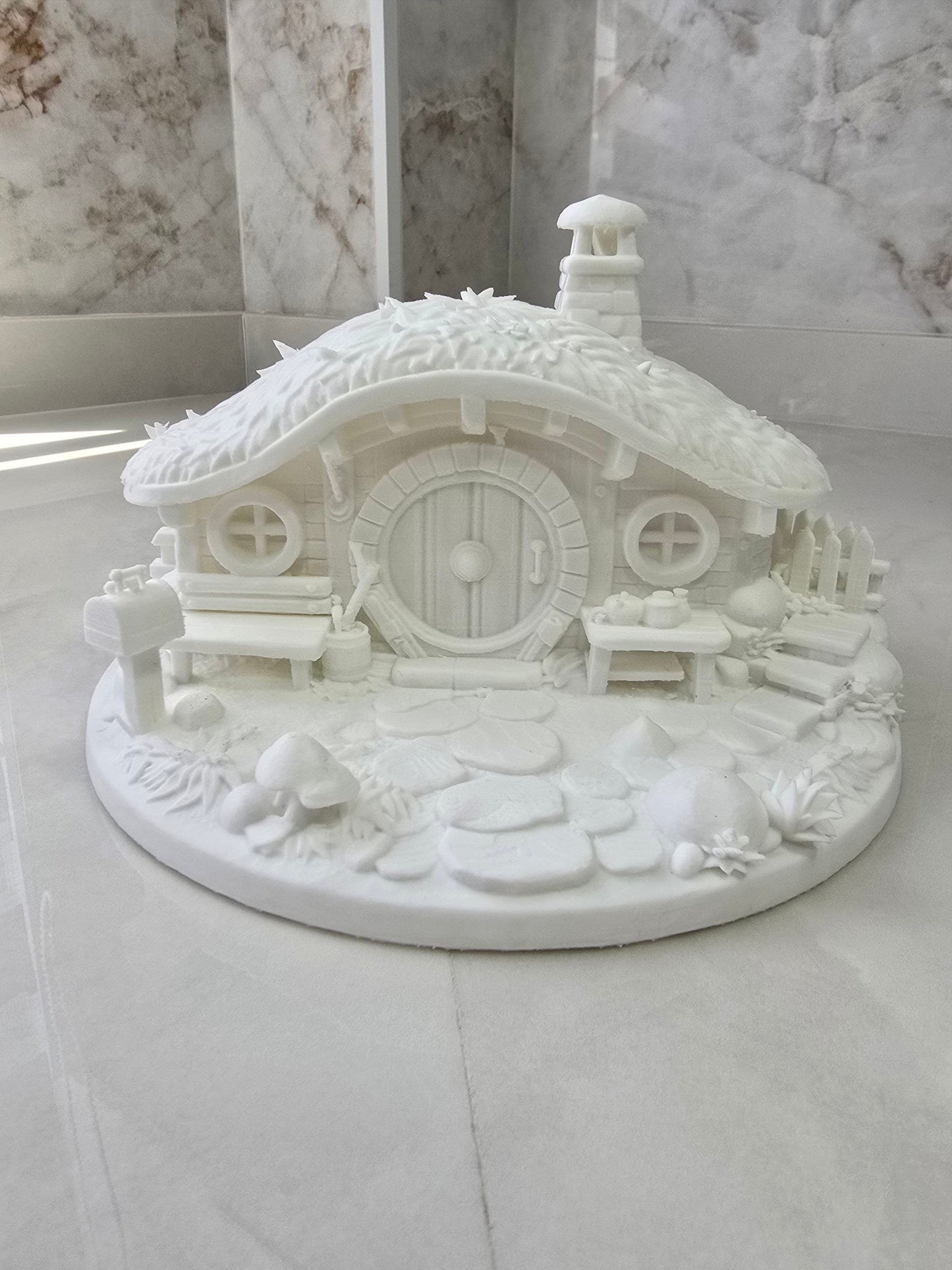 Hobbiton, casa de Bilbo Bolsón, El señor de los anillos — Escultura decorativa artesanal | Atenea