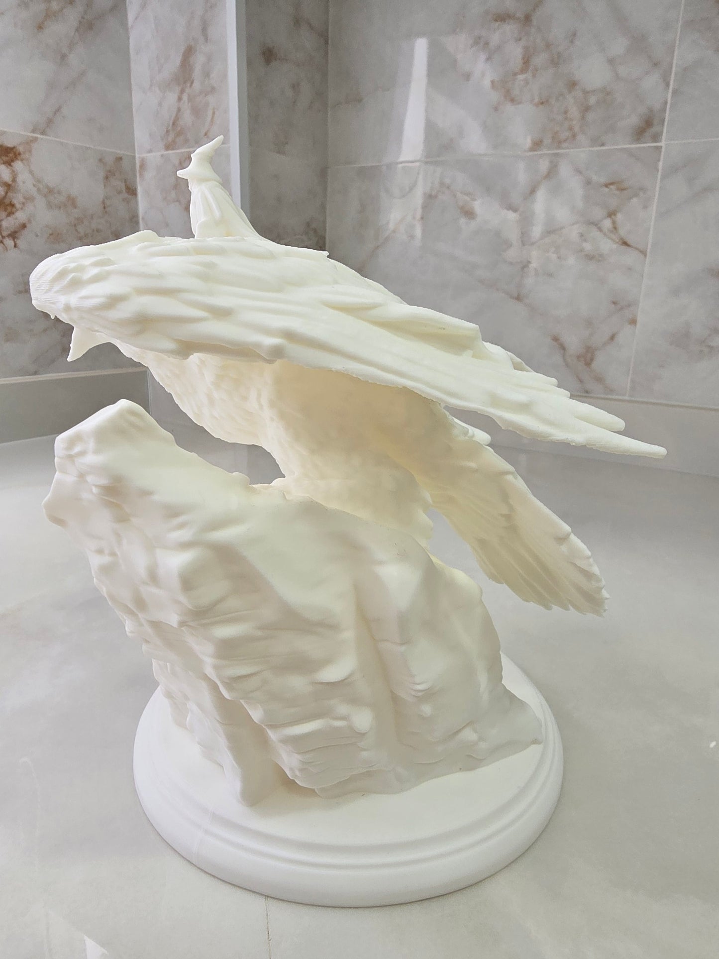 Gandalf sobre Gwaihir, El señor de los anillos — Escultura decorativa artesanal | Atenea