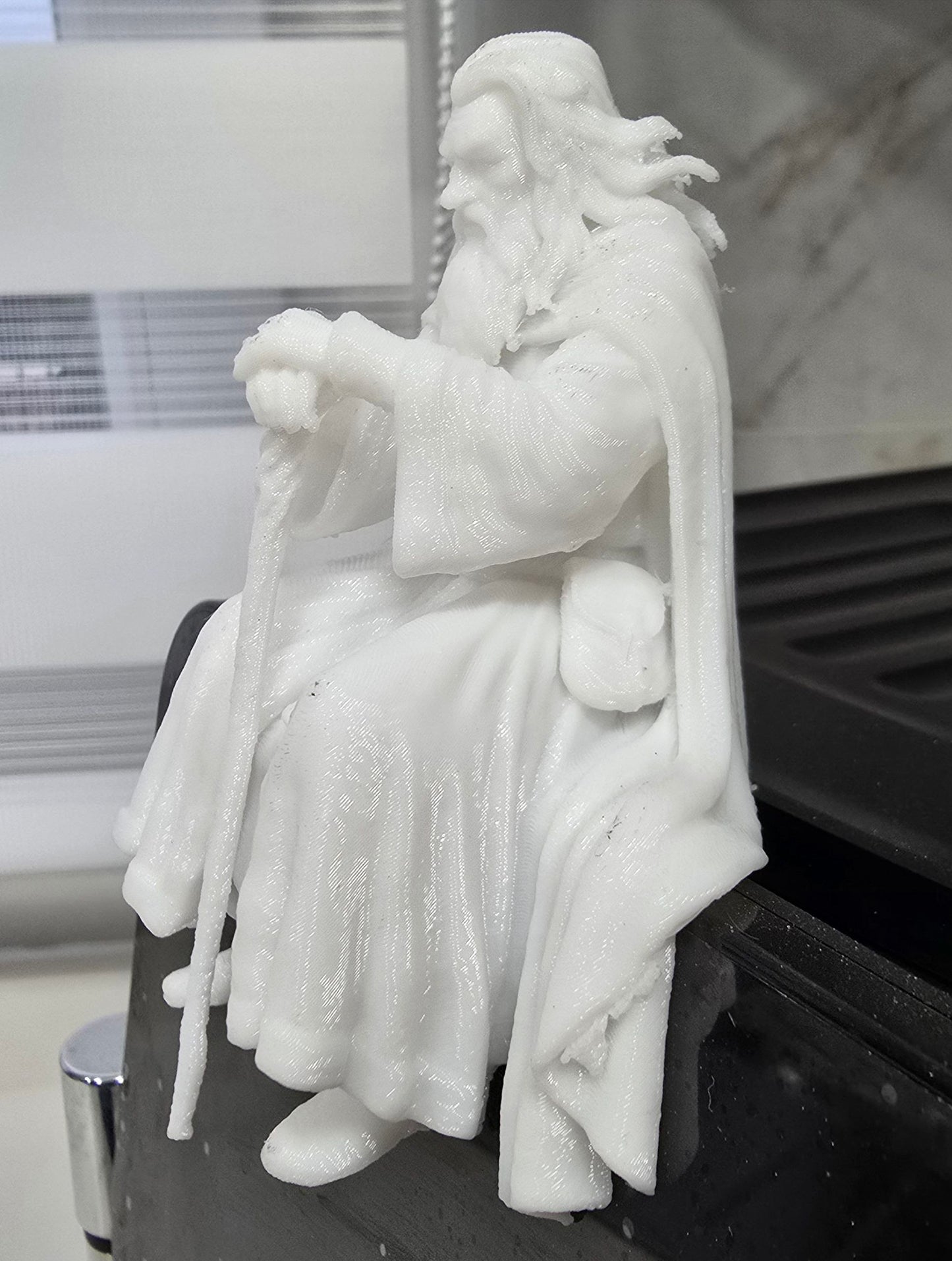 Figura de monitor de Gandalf el blanco, El señor de los anillos — Escultura decorativa artesanal| Atenea