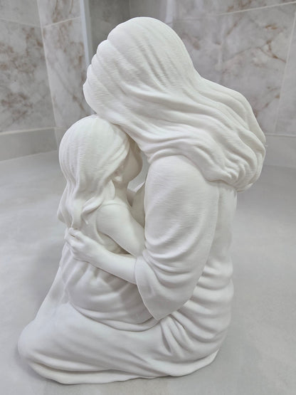 Madre con hija — Escultura decorativa artesanal | Atenea