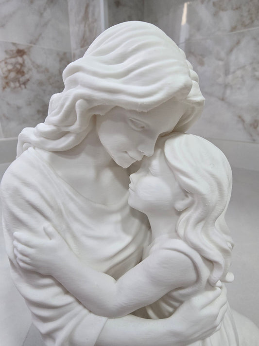Madre con hija — Escultura decorativa artesanal | Atenea