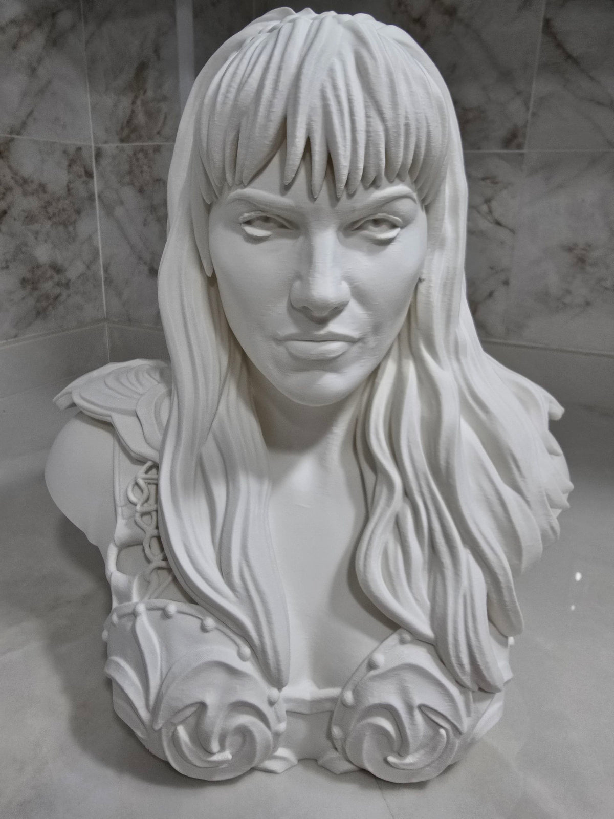 Busto de Xena, princesa guerrera — Escultura decorativa artesanal | Atenea