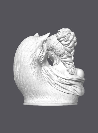Mujer con lobo — Escultura decorativa artesanal | Atenea