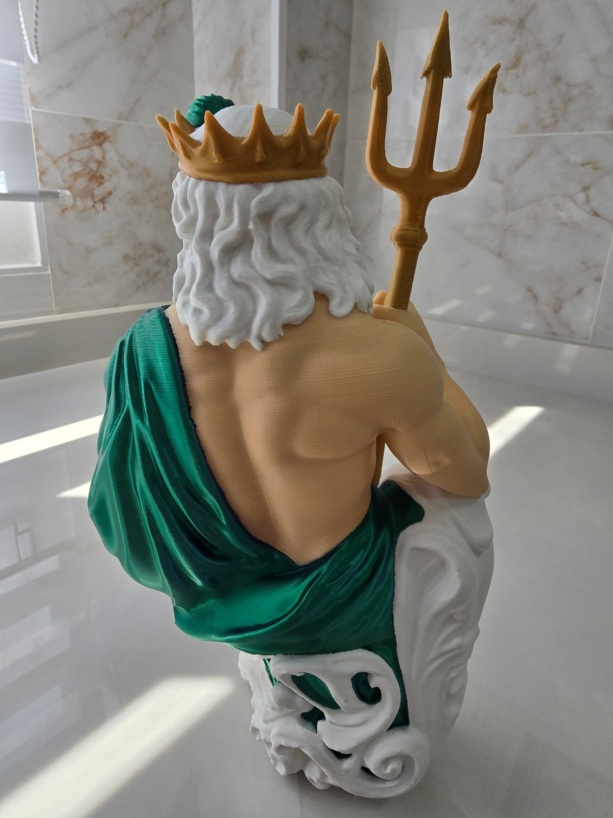 Busto Poseidón pintado — Escultura decorativa artesanal | Atenea